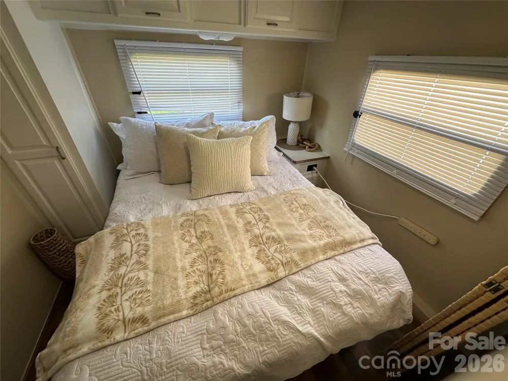 108 Robin Lane New London, NC 28127