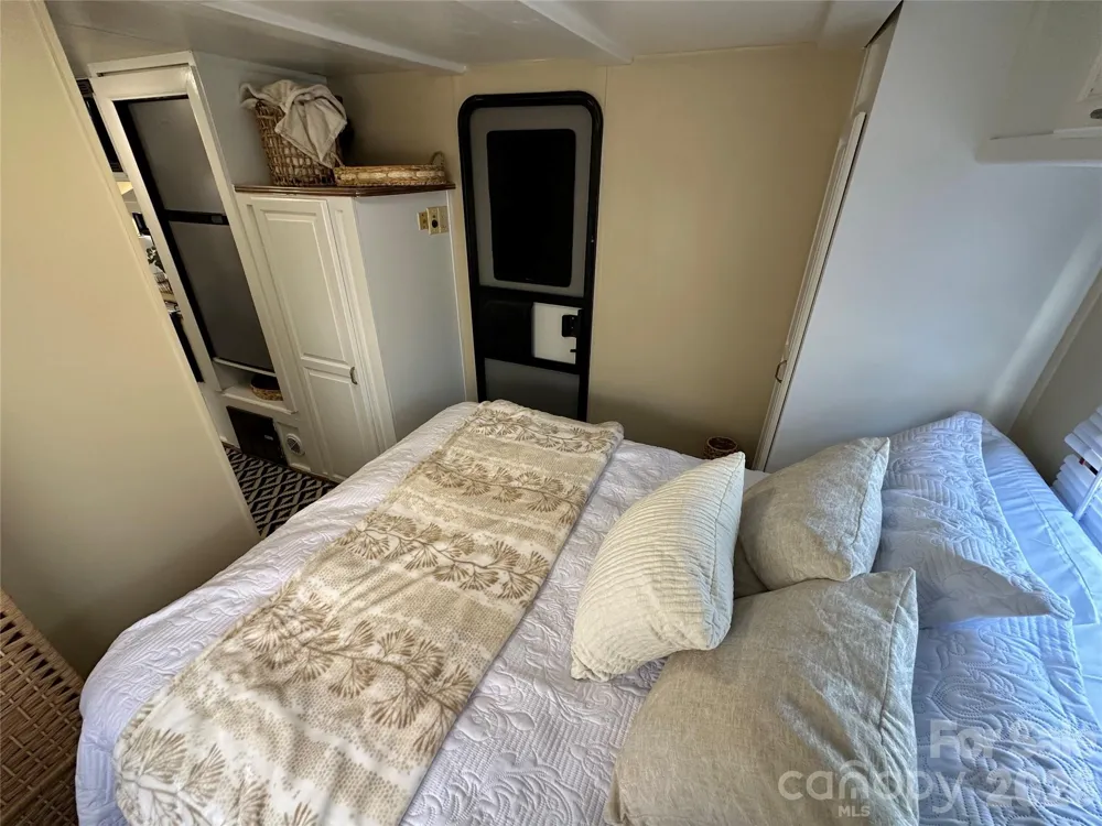 108 Robin Lane New London, NC 28127