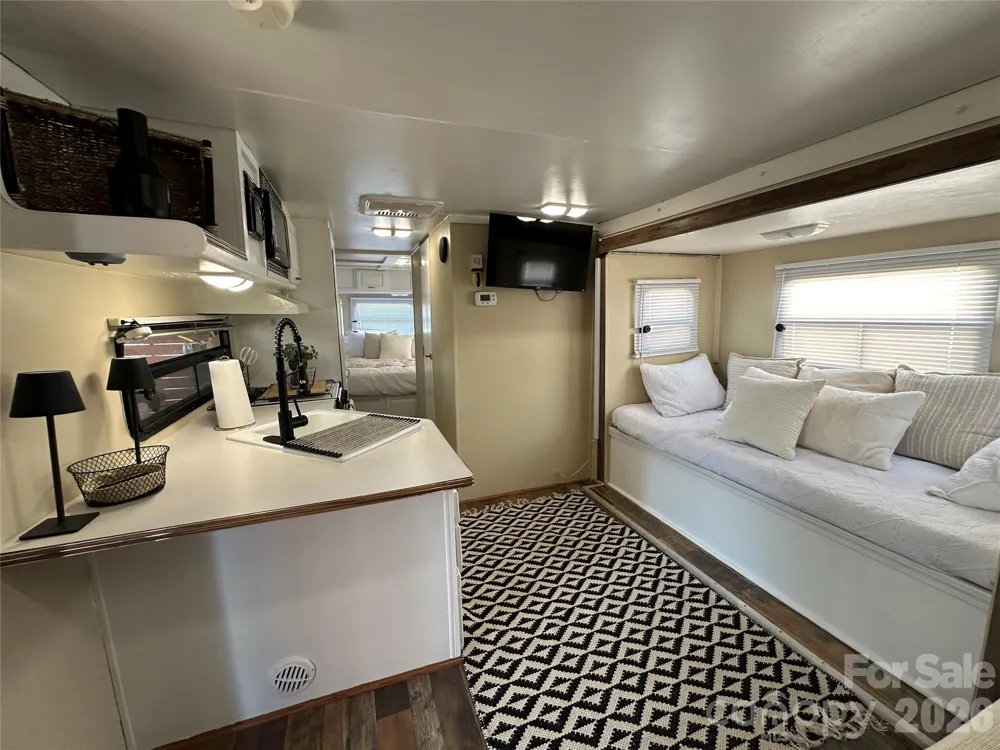 108 Robin Lane New London, NC 28127