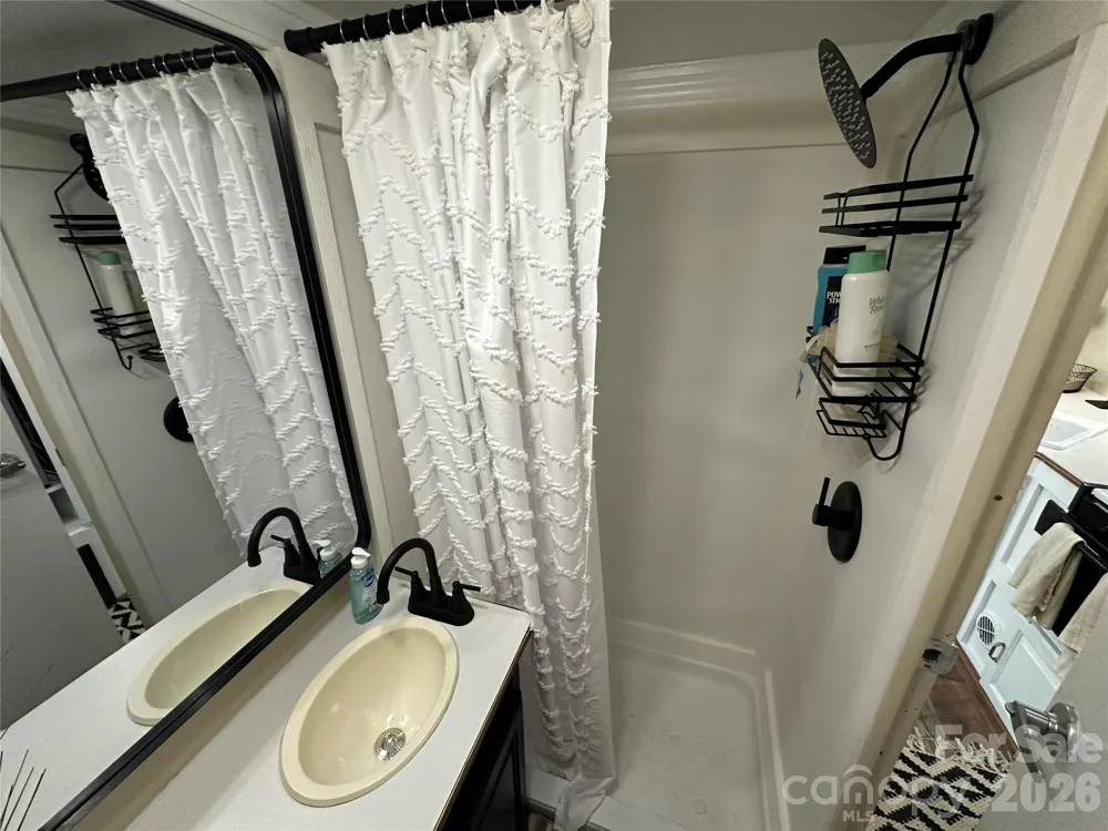 108 Robin Lane New London, NC 28127