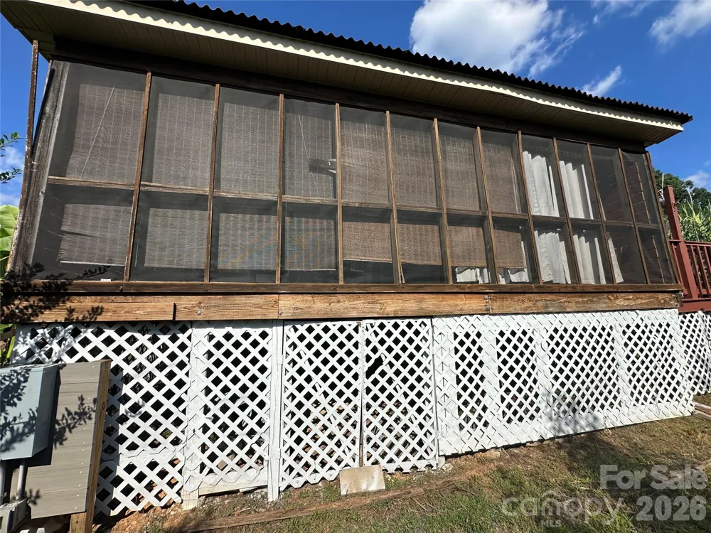 108 Robin Lane New London, NC 28127