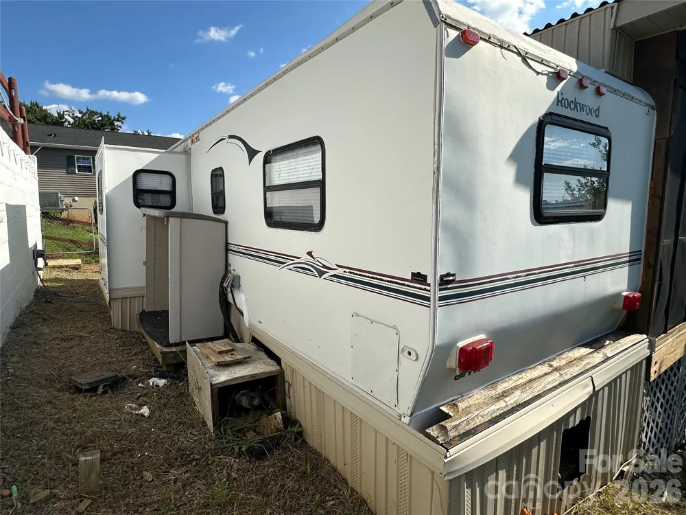 108 Robin Lane New London, NC 28127