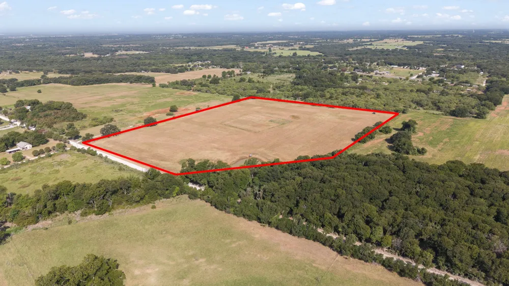 HCR 2421 W Hillsboro, TX 76645