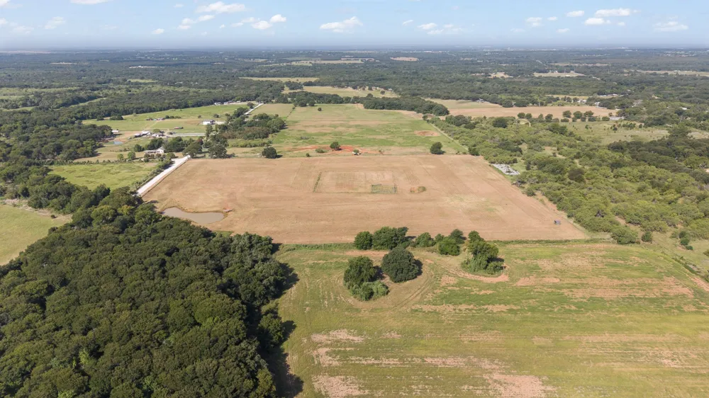 HCR 2421 W Hillsboro, TX 76645
