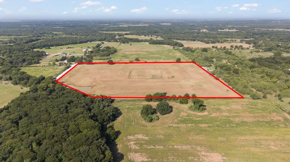 HCR 2421 W Hillsboro, TX 76645