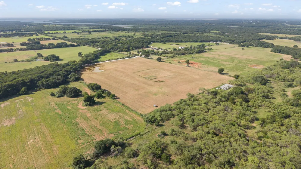 HCR 2421 W Hillsboro, TX 76645