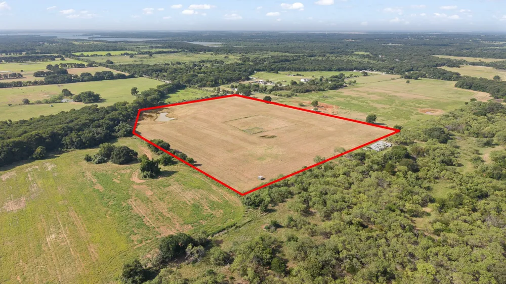 HCR 2421 W Hillsboro, TX 76645