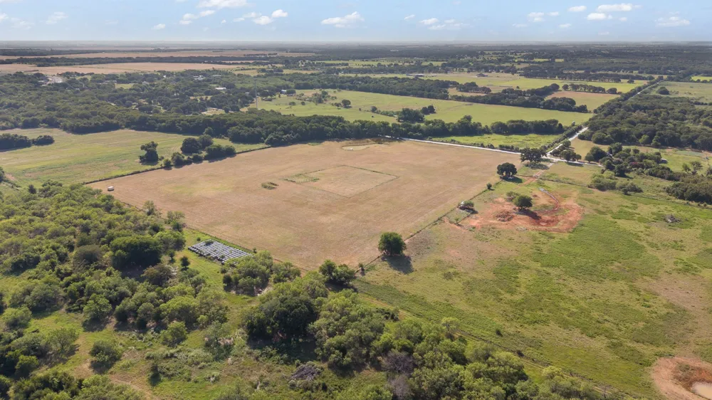 HCR 2421 W Hillsboro, TX 76645
