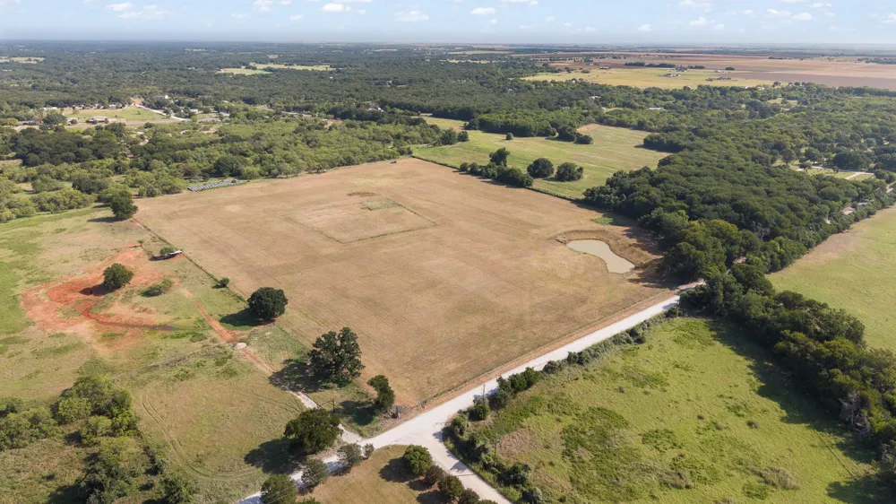 HCR 2421 W Hillsboro, TX 76645