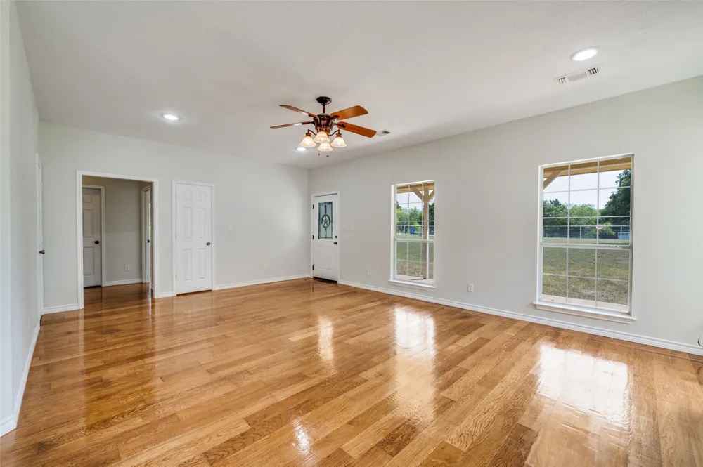 229 Quail Run Road Valley View, TX 76272