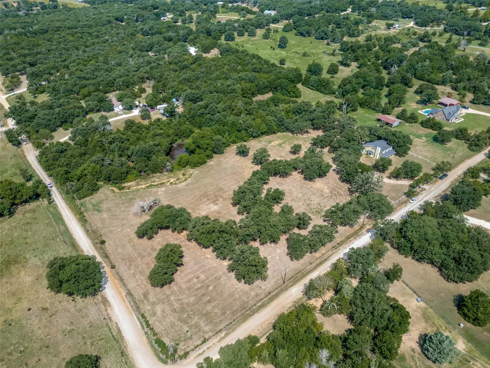 229 Quail Run Road Valley View, TX 76272