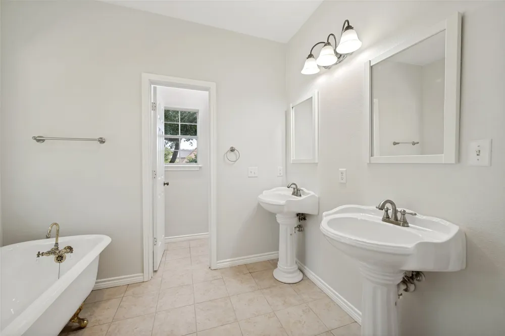 229 Quail Run Road Valley View, TX 76272