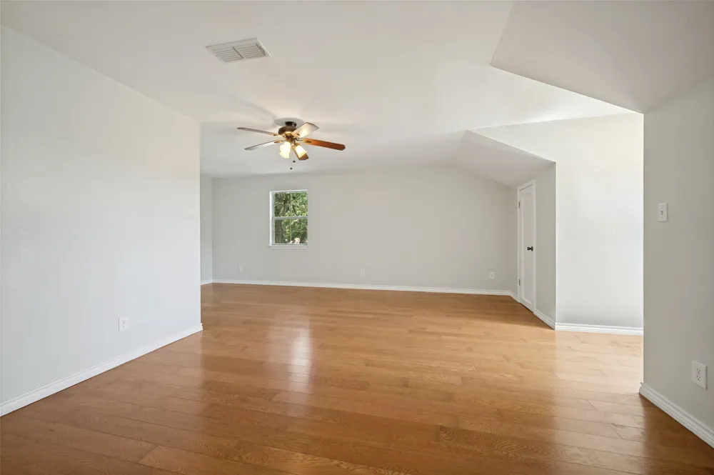 229 Quail Run Road Valley View, TX 76272