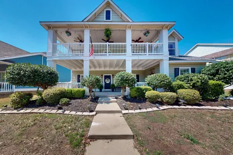1225 Long Leaf Drive