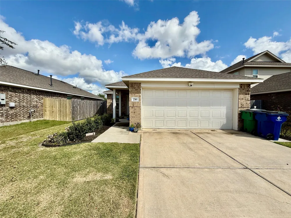 216 Bennett Loop Angleton, TX 77515