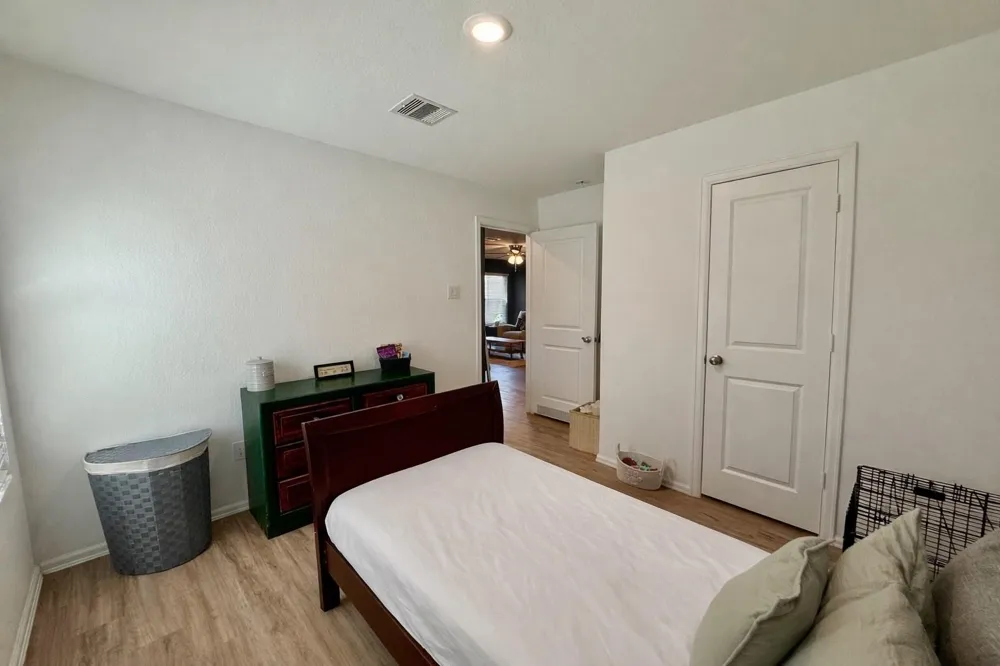 216 Bennett Loop Angleton, TX 77515