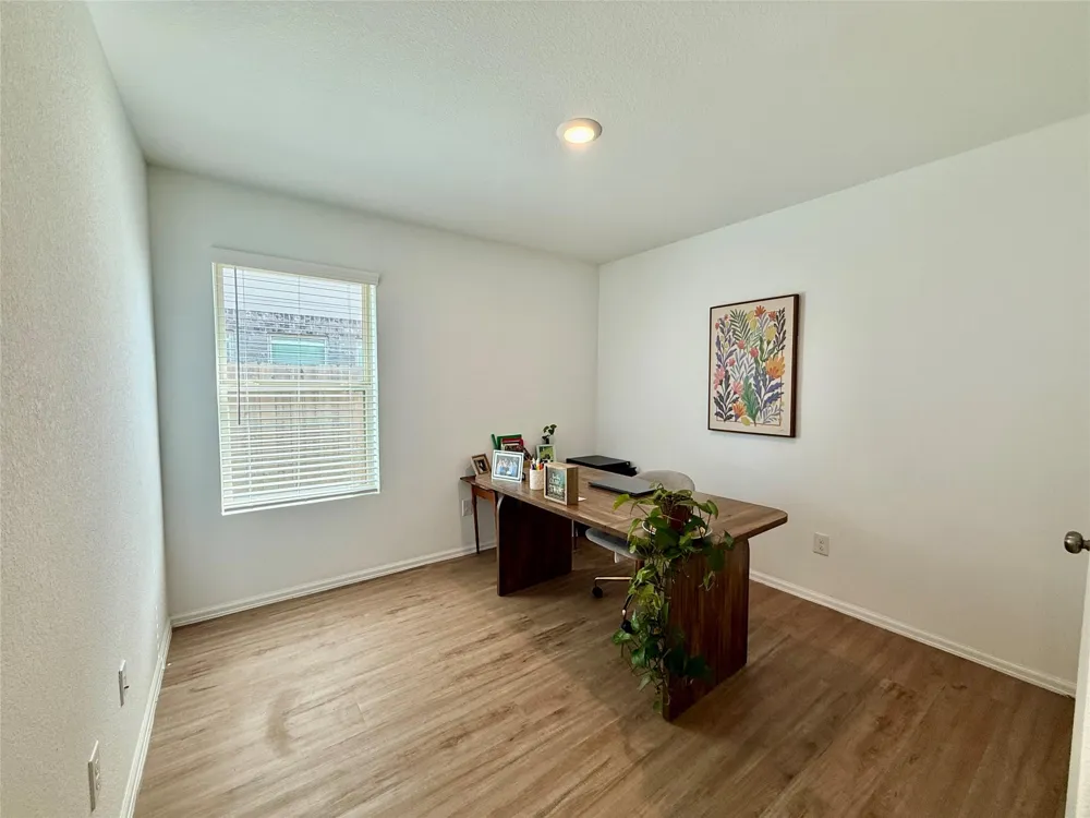 216 Bennett Loop Angleton, TX 77515
