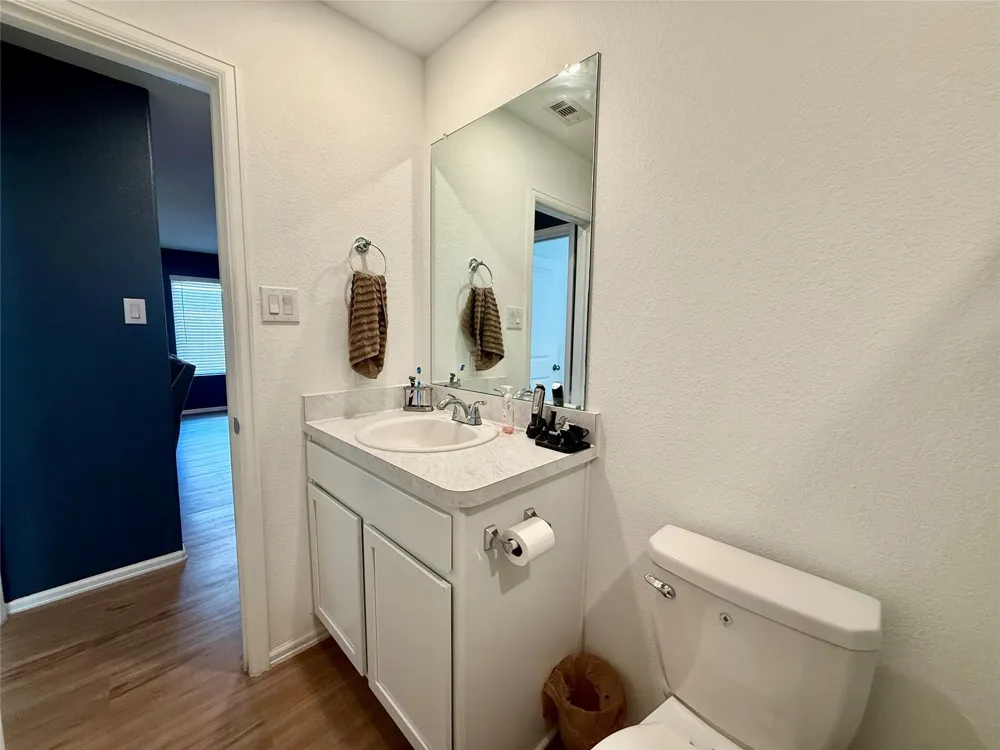 216 Bennett Loop Angleton, TX 77515