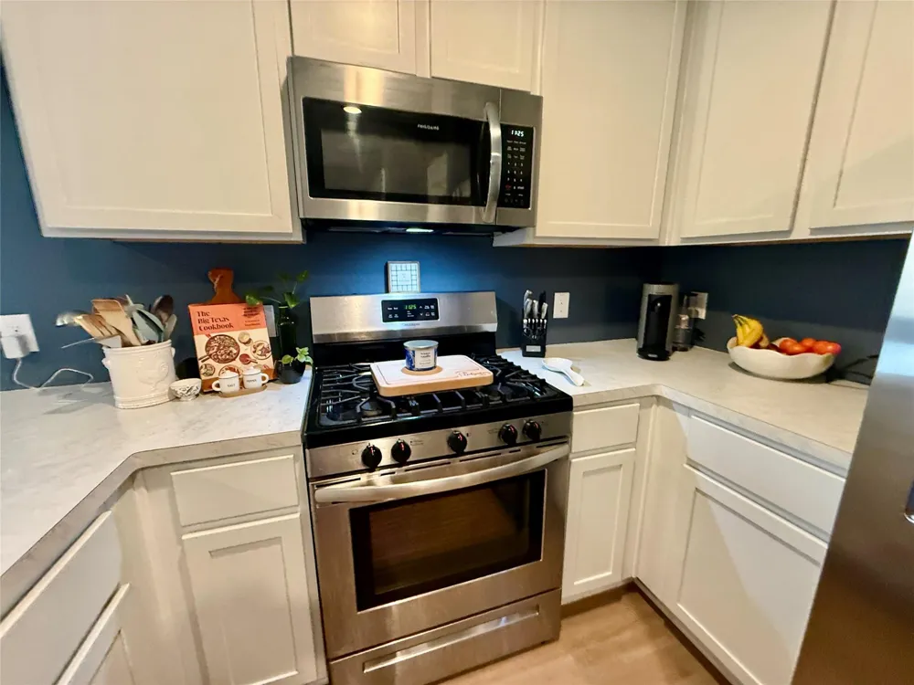 216 Bennett Loop Angleton, TX 77515
