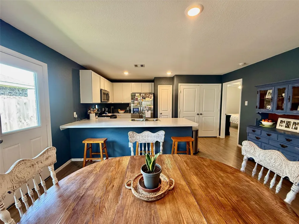 216 Bennett Loop Angleton, TX 77515