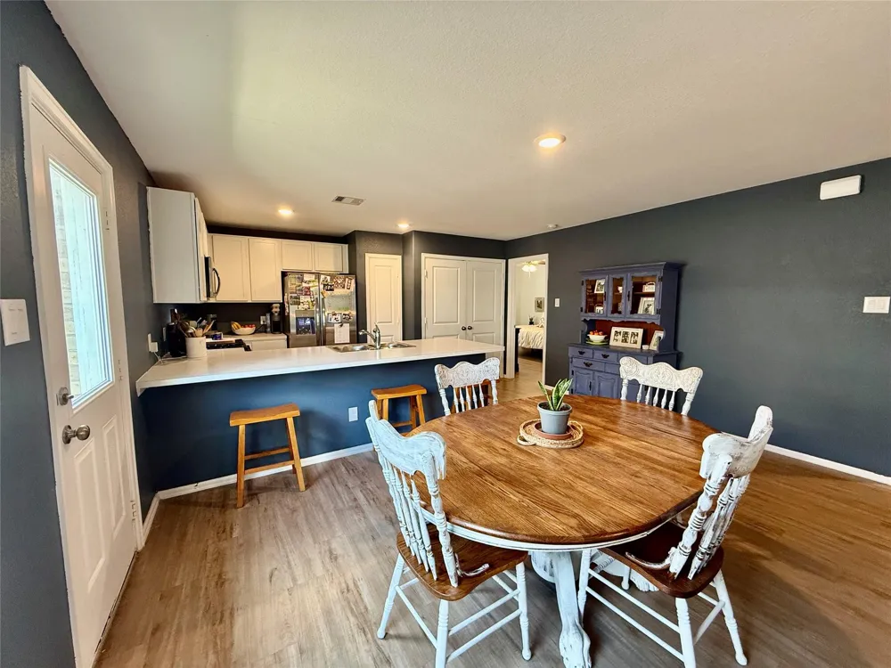 216 Bennett Loop Angleton, TX 77515