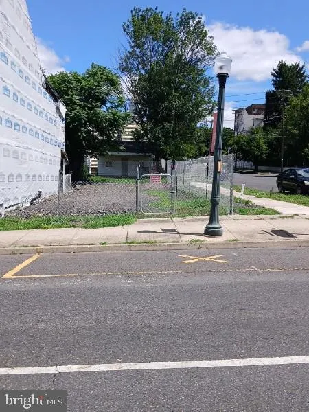 249 S OAK STREET Mount Carmel, PA 17851