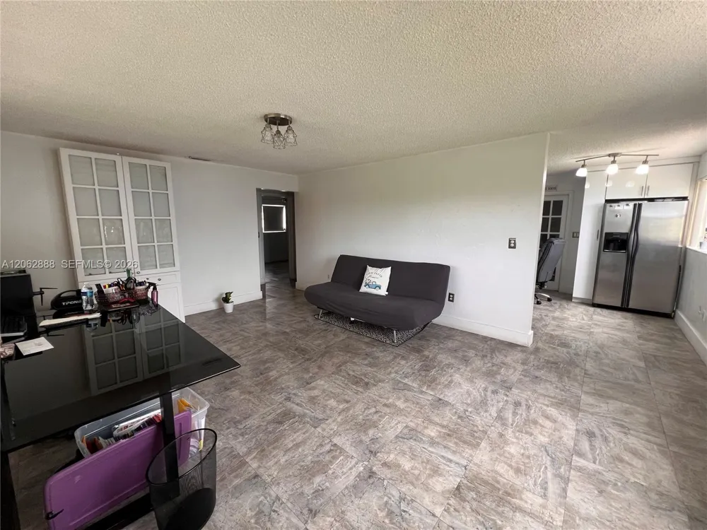 12510 W Golf Dr Miami, FL 33167
