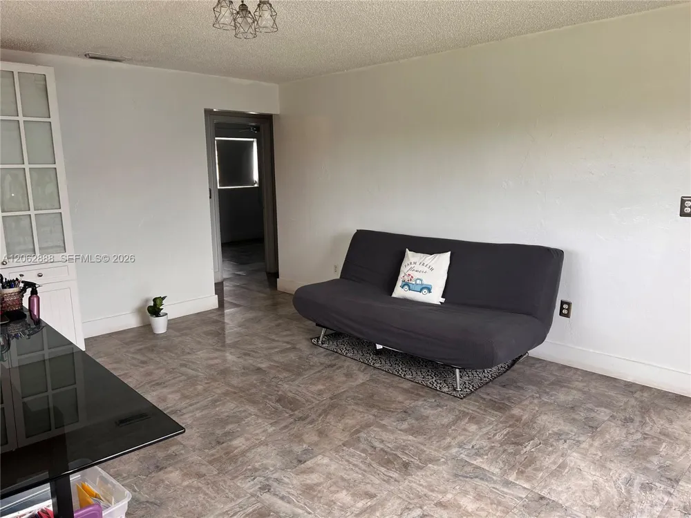 12510 W Golf Dr Miami, FL 33167