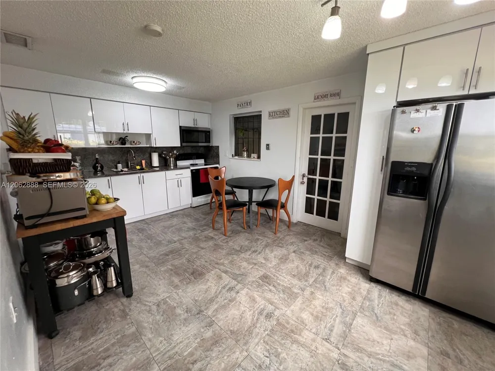 12510 W Golf Dr Miami, FL 33167