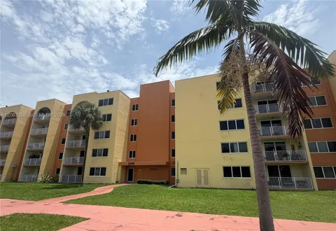 6980 NW 186th St #3-423A