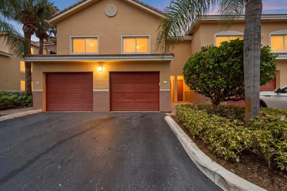 1100 Scotia Drive #102 Hypoluxo, FL 33462
