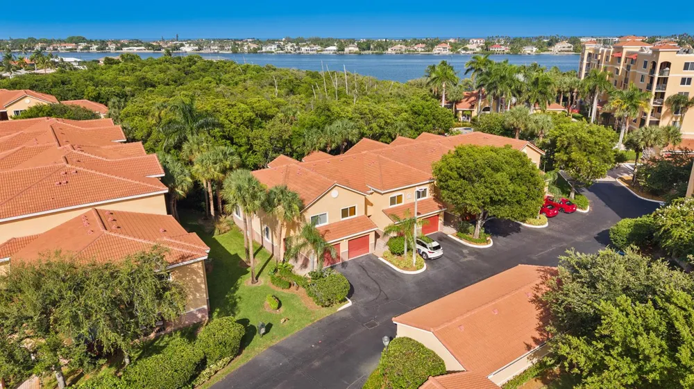 1100 Scotia Drive #102 Hypoluxo, FL 33462