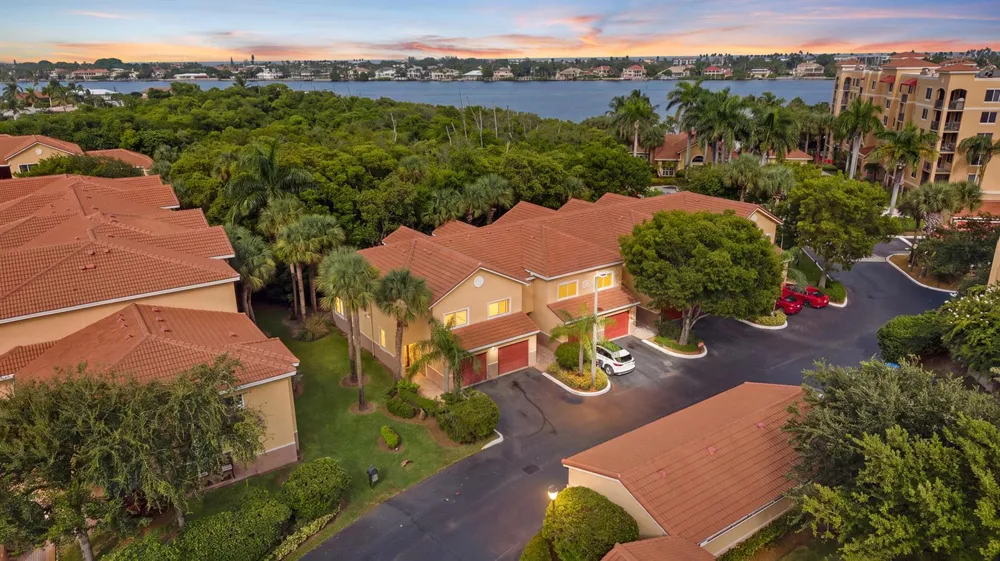 1100 Scotia Drive #102 Hypoluxo, FL 33462