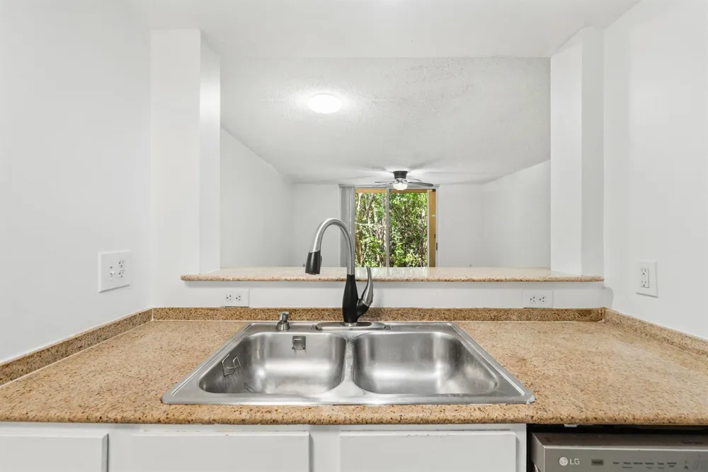 1100 Scotia Drive #102 Hypoluxo, FL 33462