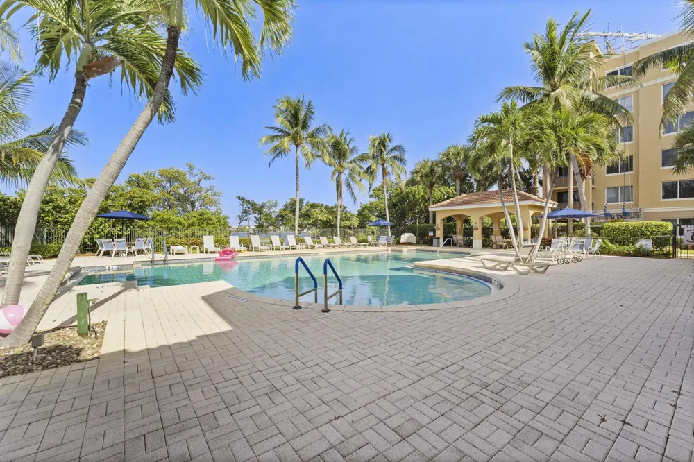 1100 Scotia Drive #102 Hypoluxo, FL 33462