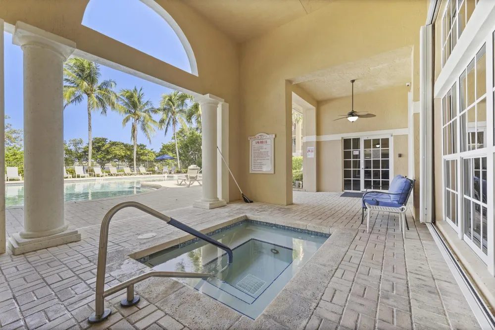 1100 Scotia Drive #102 Hypoluxo, FL 33462