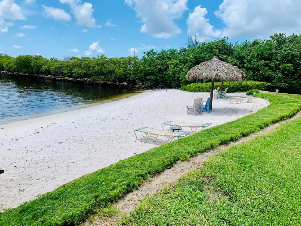 1100 Scotia Drive #102 Hypoluxo, FL 33462