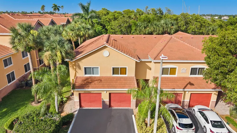 1100 Scotia Drive #102 Hypoluxo, FL 33462