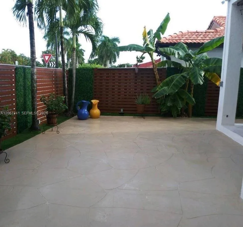 892 NW 131st Ave Miami, FL 33182
