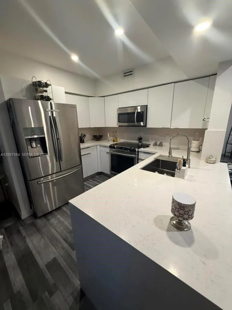 9340 Fontainebleau Blvd #W507 Miami, FL 33172