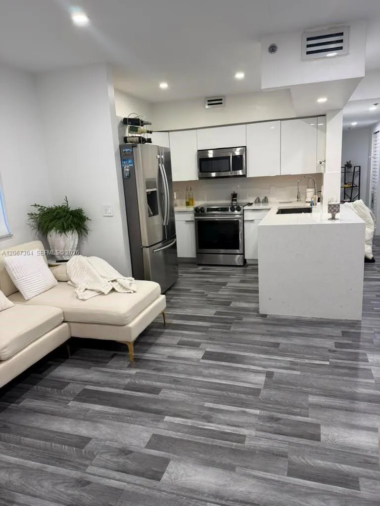9340 Fontainebleau Blvd #W507 Miami, FL 33172