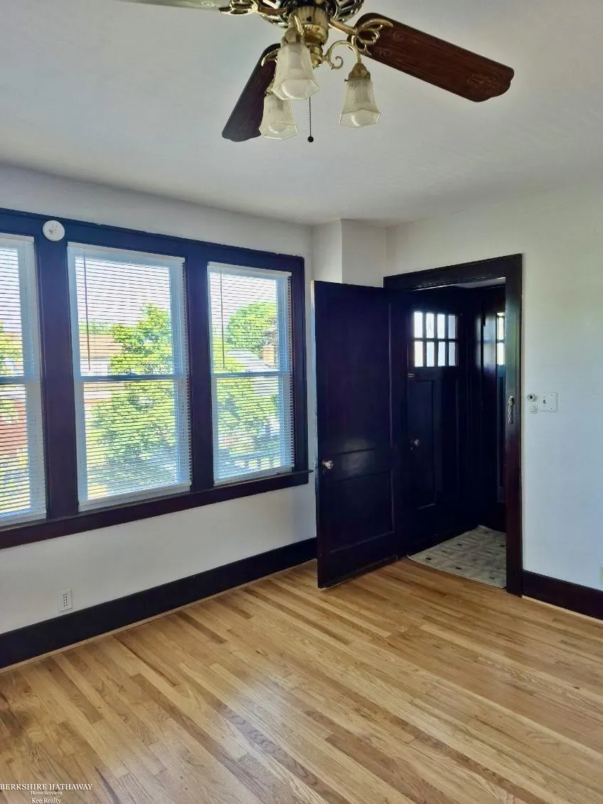 1241 Beaconsfield Street Grosse Pointe Park City, MI 48230