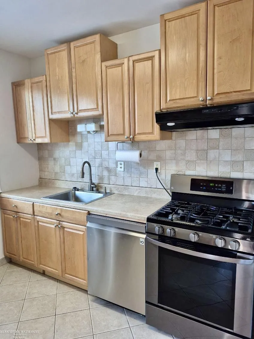 1241 Beaconsfield Street Grosse Pointe Park City, MI 48230