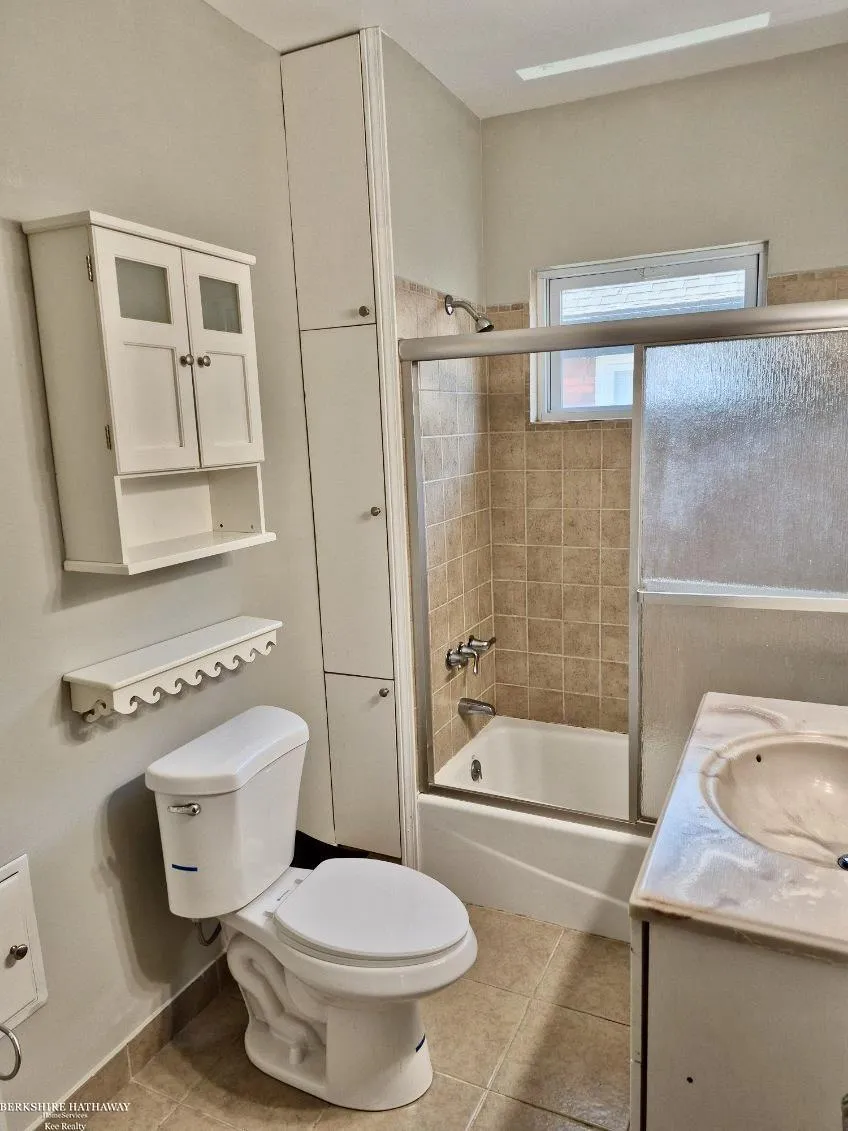 1241 Beaconsfield Street Grosse Pointe Park City, MI 48230