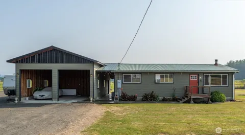 126 W Sunny Sands