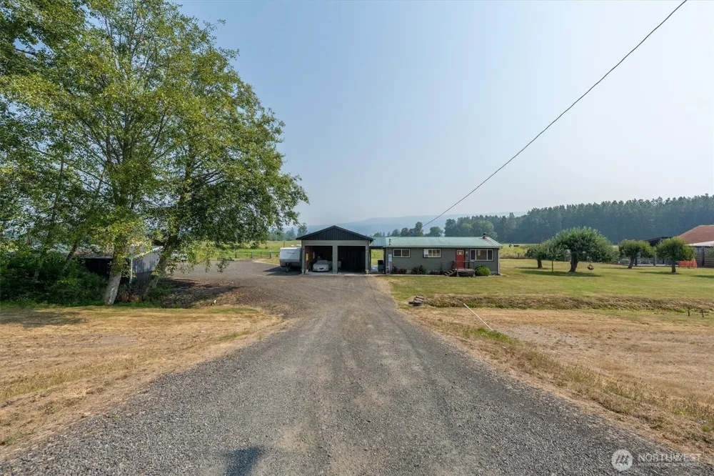 126 W Sunny Sands Cathlamet, WA 98612