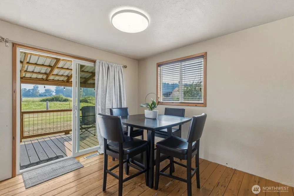 126 W Sunny Sands Cathlamet, WA 98612