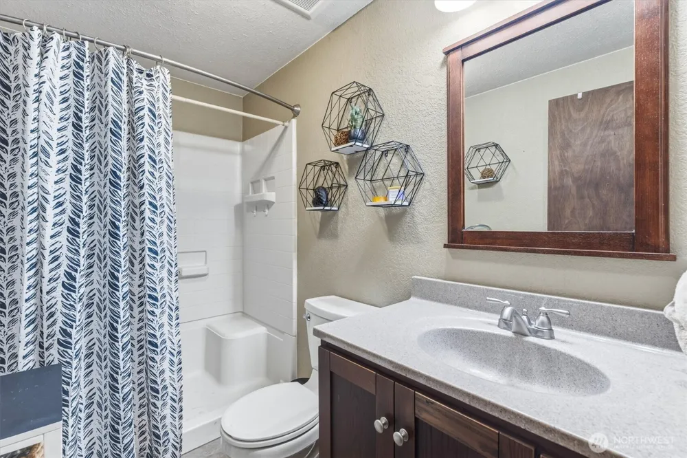 126 W Sunny Sands Cathlamet, WA 98612