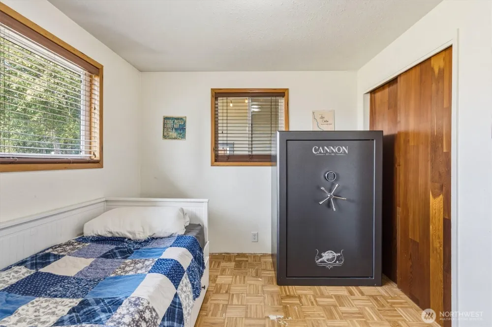 126 W Sunny Sands Cathlamet, WA 98612