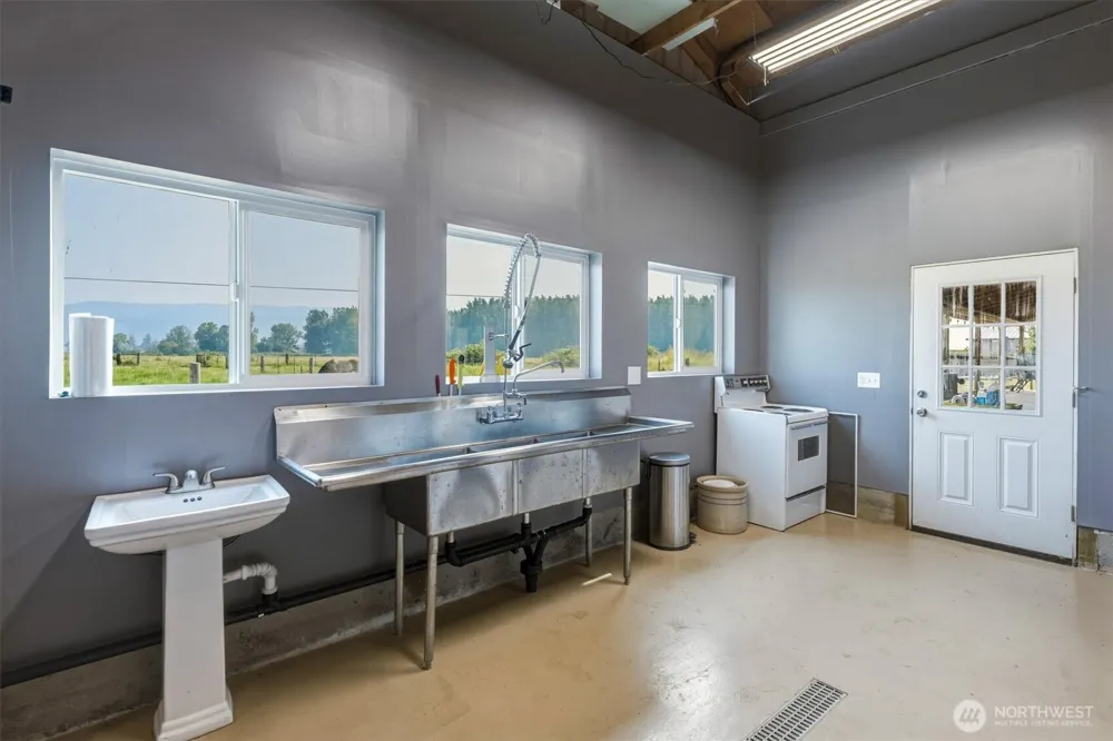 126 W Sunny Sands Cathlamet, WA 98612
